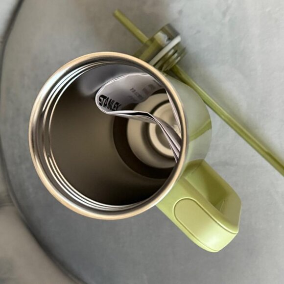 Stanley + Starbucks Militar Green Quencher Vacuum Cold-To-Go Cup, 40 Fl NWT - Picture 6 of 6